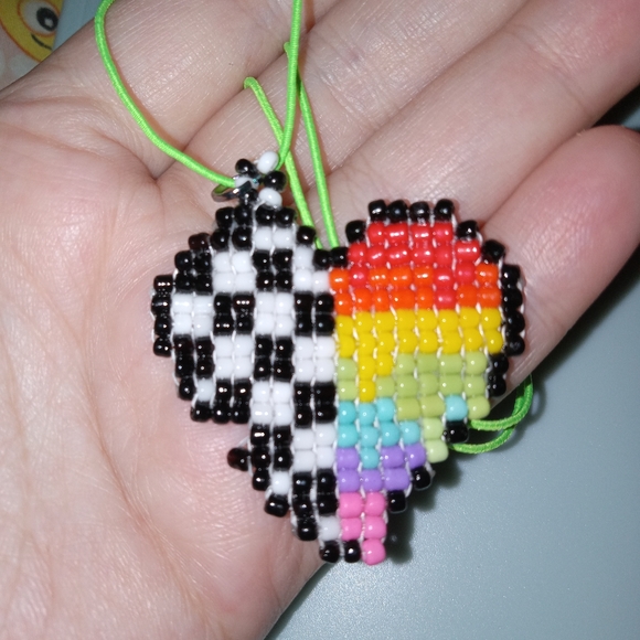 Handmade beaded colorful black and white checkered heart pendant necklace - Picture 5 of 9